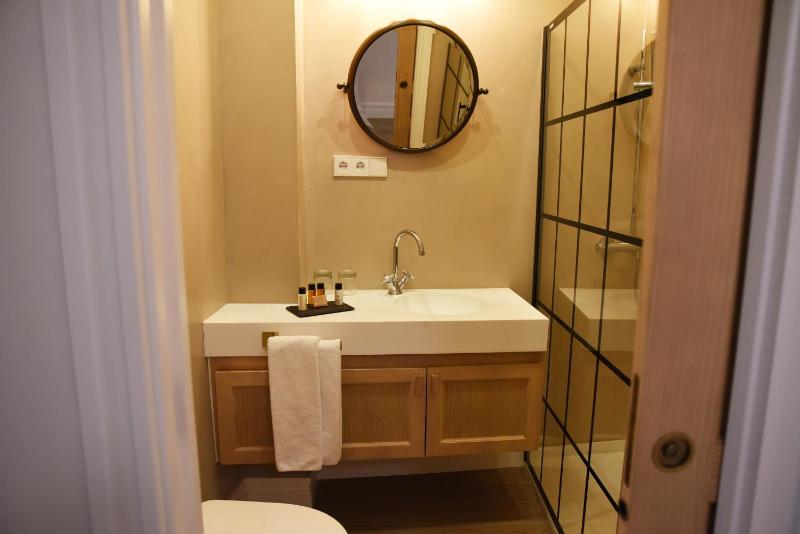 Honest Sevilla Apartments - image 16