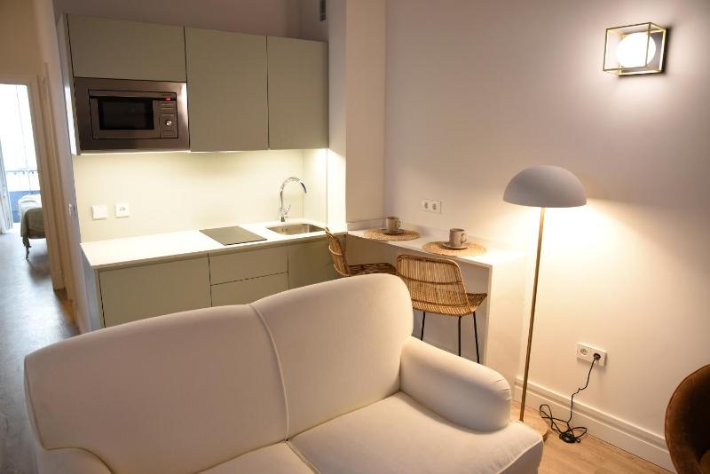 Honest Sevilla Apartments - image 13