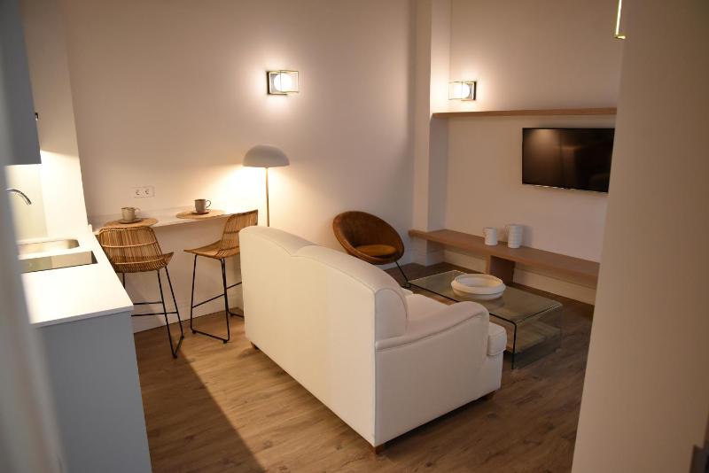 Honest Sevilla Apartments - image 7