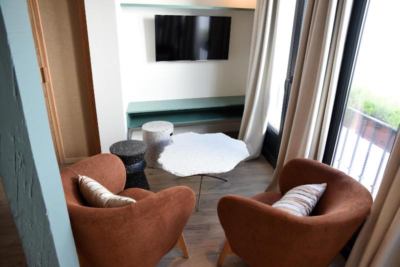 Honest Sevilla Apartments - image 11