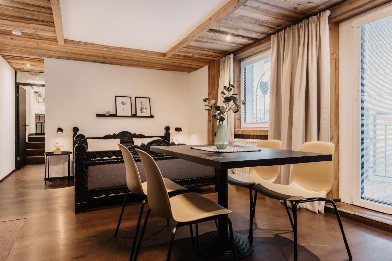 Two-Bedroom Apartment with Balcony 5 image 4