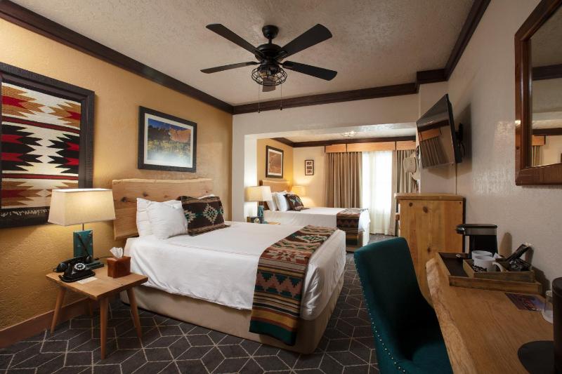 Deluxe Double Room (2 Adults + 1 Child) image 3