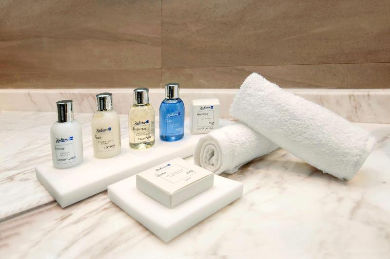 Superior Room Including Complimentary access to Surf Pool, Adventure Park, Wave Pool and Lazy River image 3