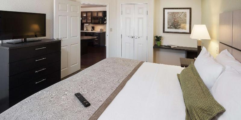 One-Bedroom Queen Suite image 3