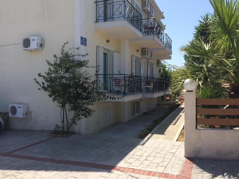 Iris Apartments - image 42