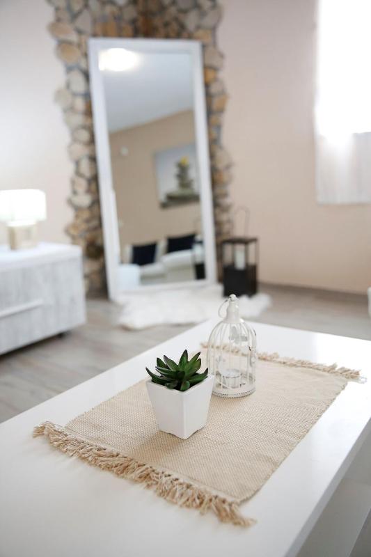 One-Bedroom Apartment image 2