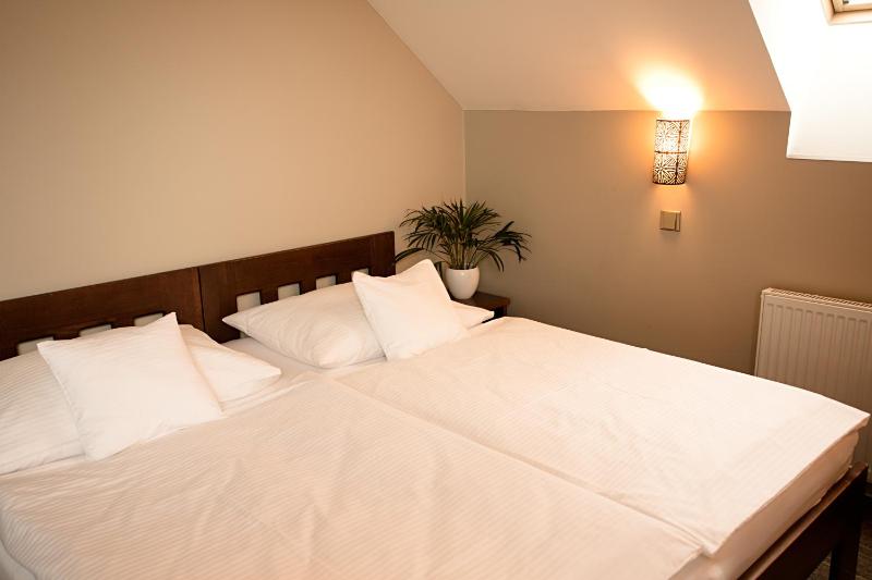Comfort Triple Room image 4