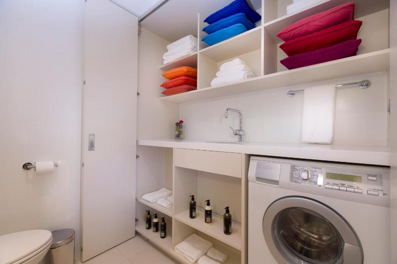 Executive Three-Bedroom Apartment with Balcony image 3