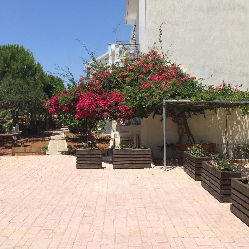 Iris Apartments - image 28