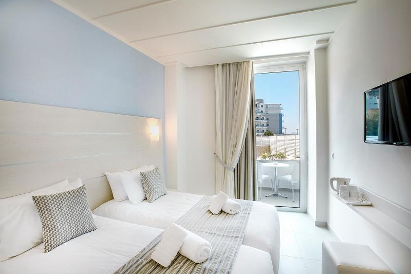 Standard Double or Twin Room image 3