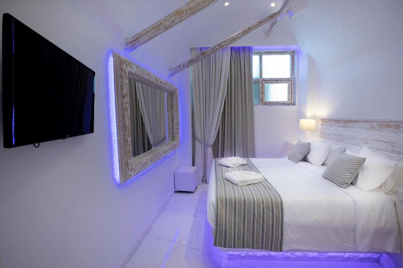 Double or Twin Room image 4