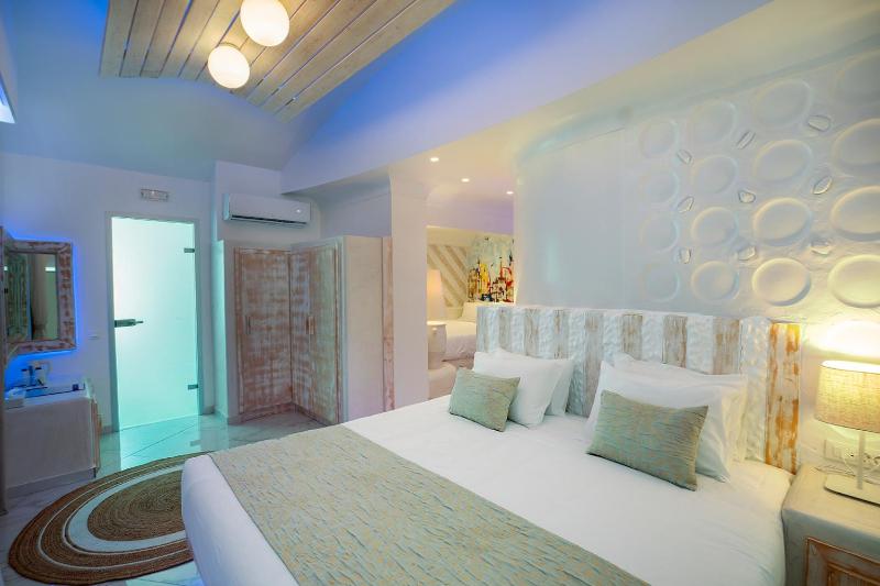 One-Bedroom Suite image 4
