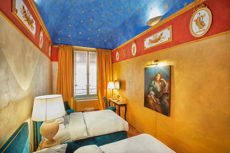Superior Double Room image 4