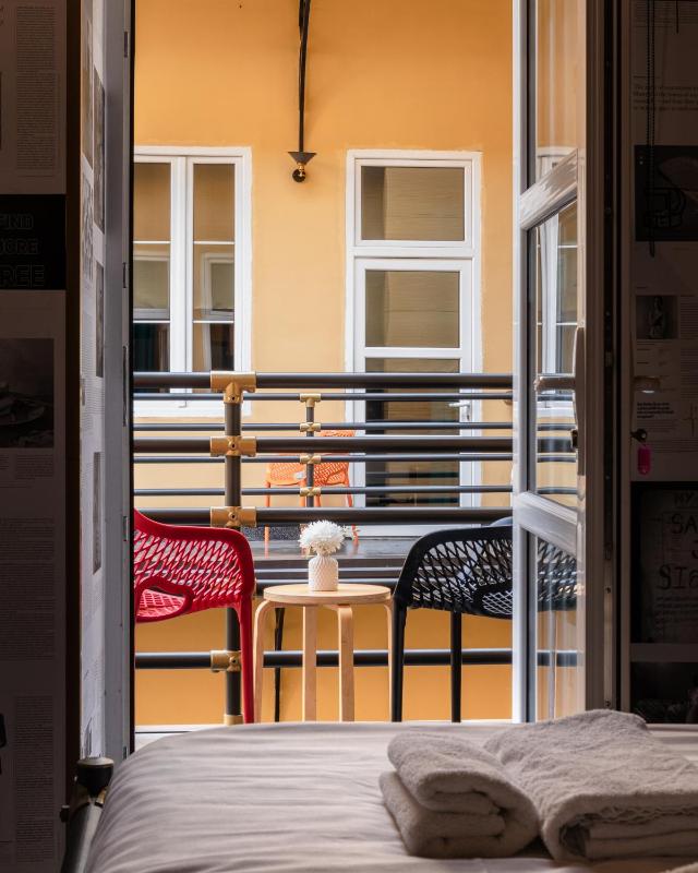 Double Room with Balcony image 3