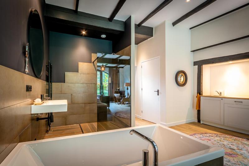 Superior Suite image 3