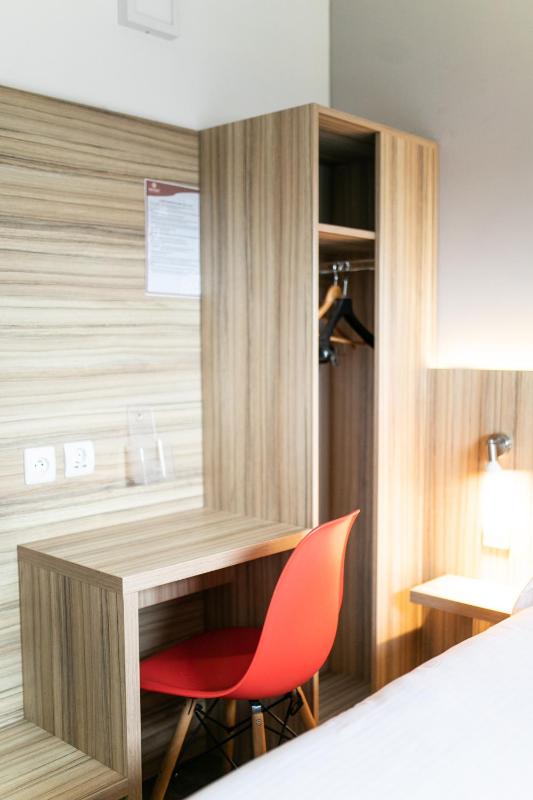 Double or Twin Room image 3