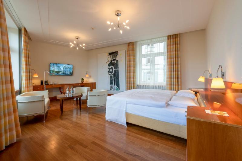 Junior Suite image 1