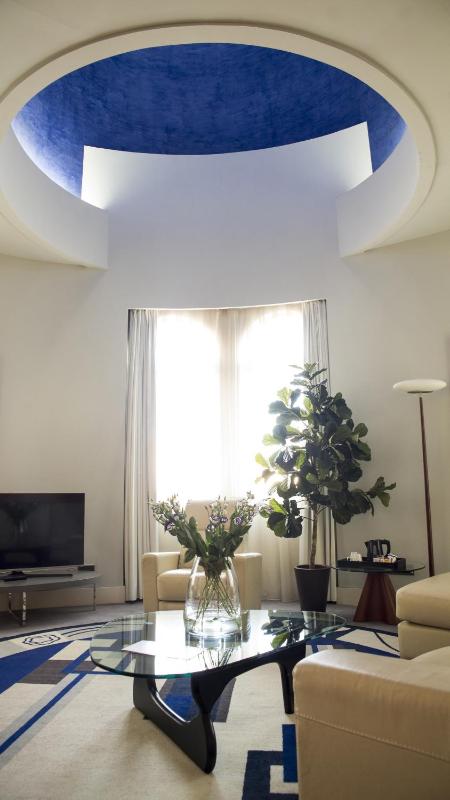 Presidential Suite image 1