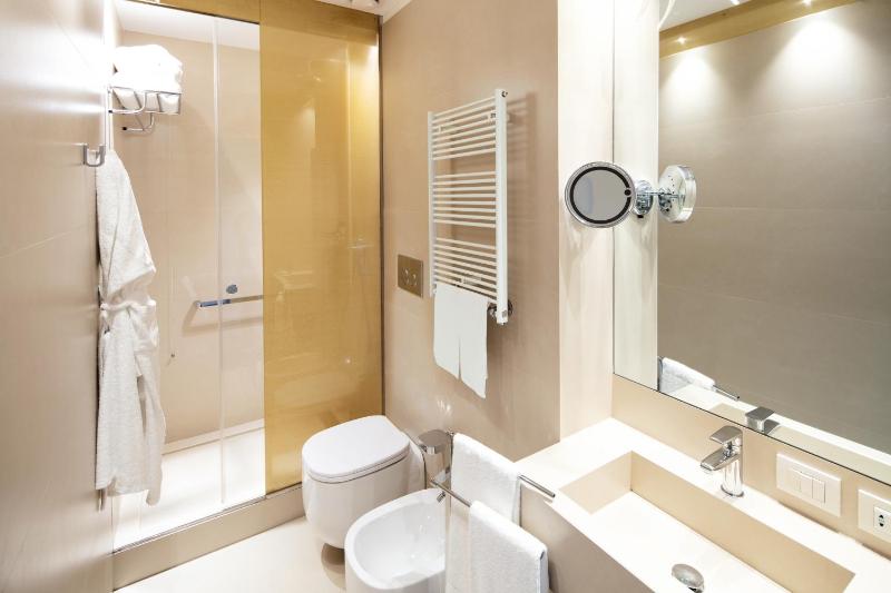 Junior Suite with View image 1