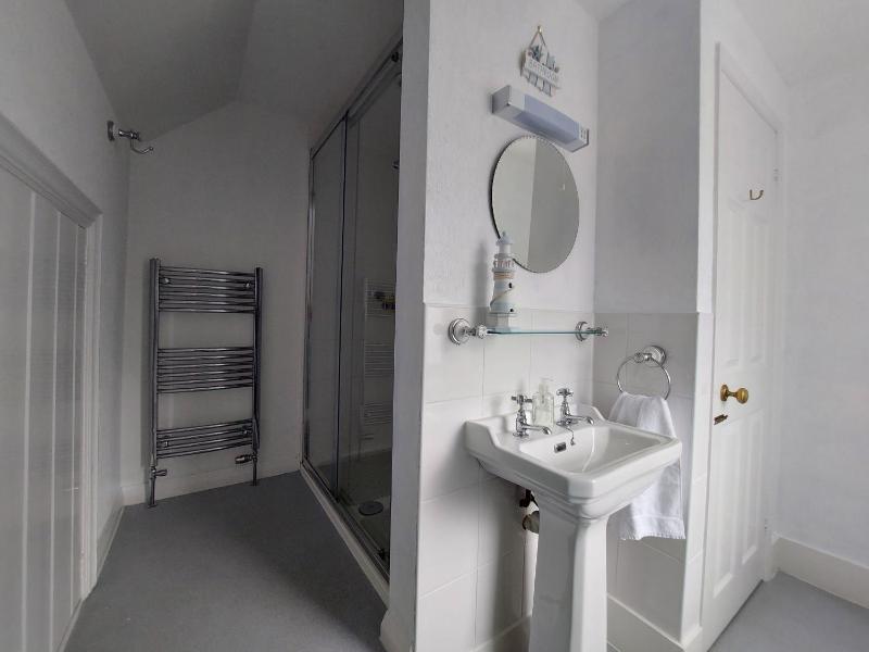 Double Room with Private Bathroom image 3