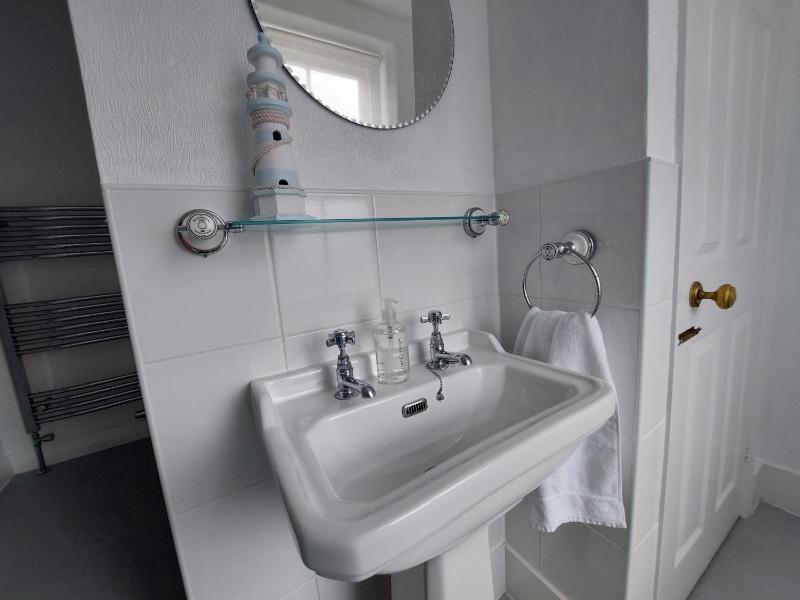 Double Room with Private Bathroom image 2