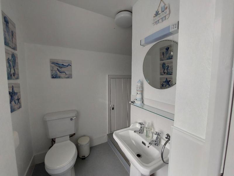 Double Room with Private Bathroom image 4
