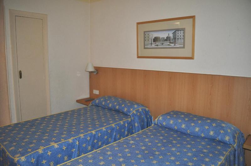 Triple Room image 4