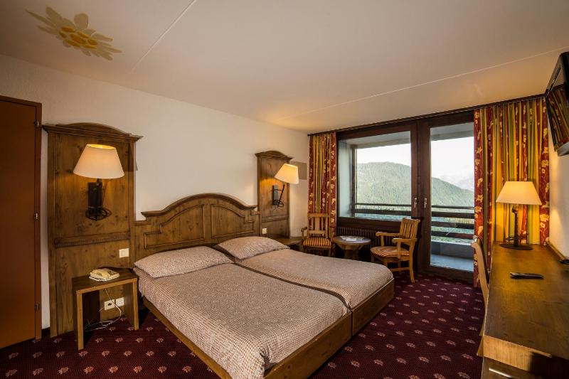 Double Room image 3