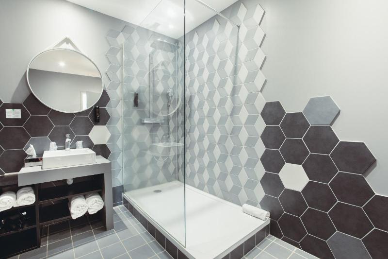 Superior Double or Twin Room image 3