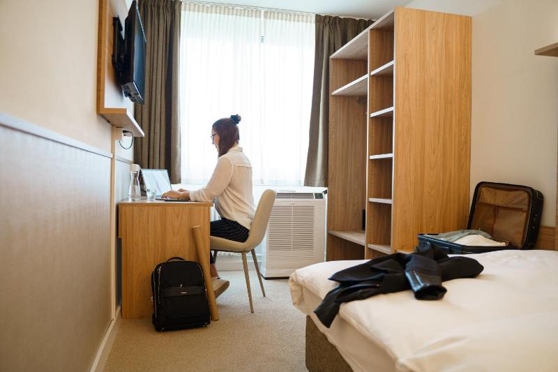 Economy Single Room image 3