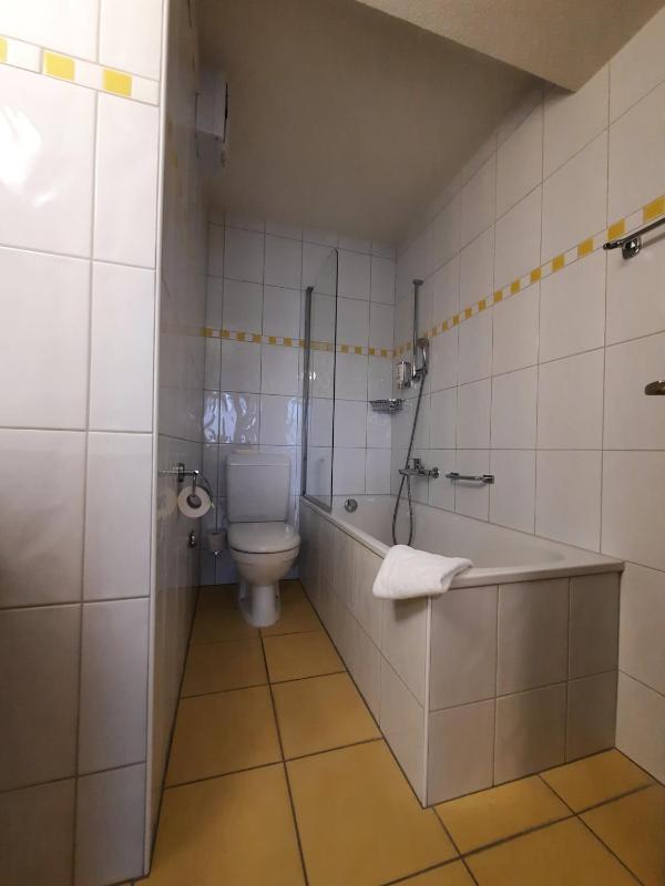 Superior Single Room with Street View image 1