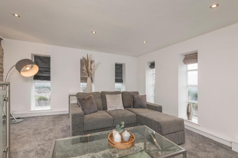 One-Bedroom Suite image 1