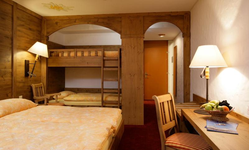 Family Room (5 beds) image 1