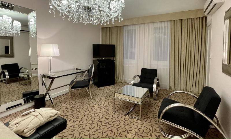 Standard Single Room image 3