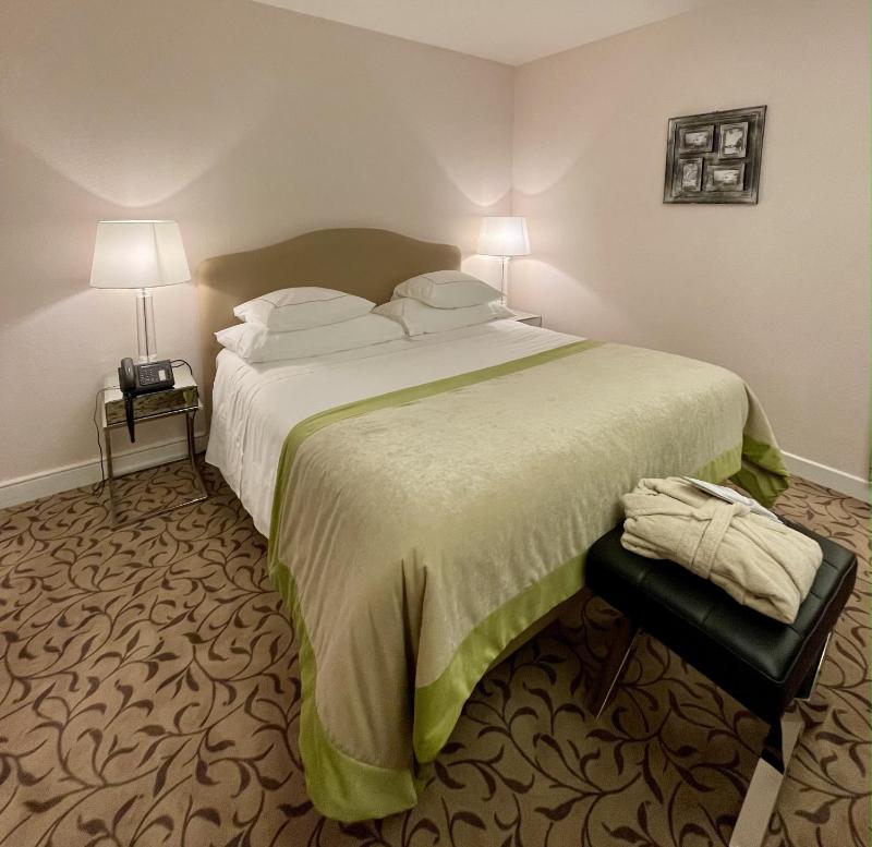 Standard Single Room image 2