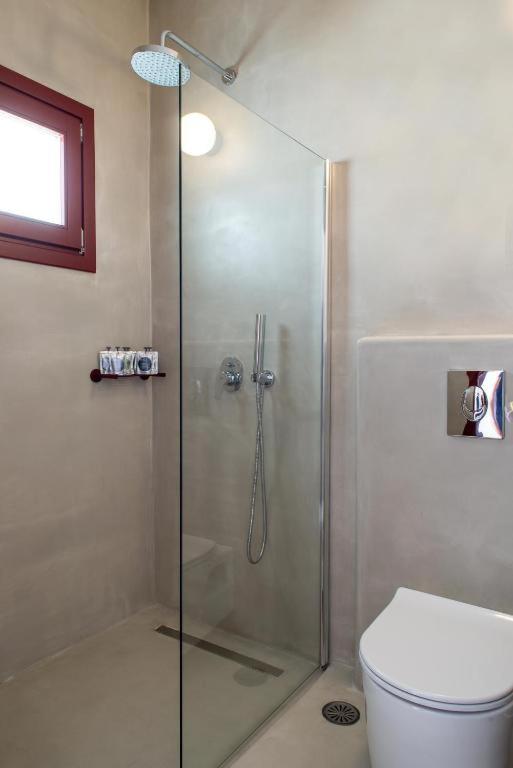 Standard Double Room image 2