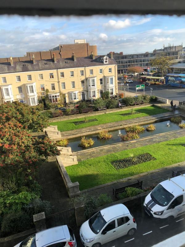 Family Room with En-Suite image 2