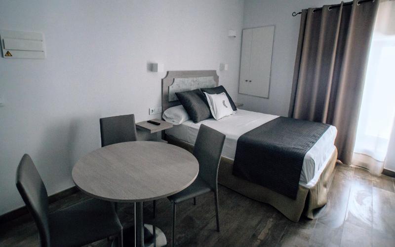 Quadruple Room image 4