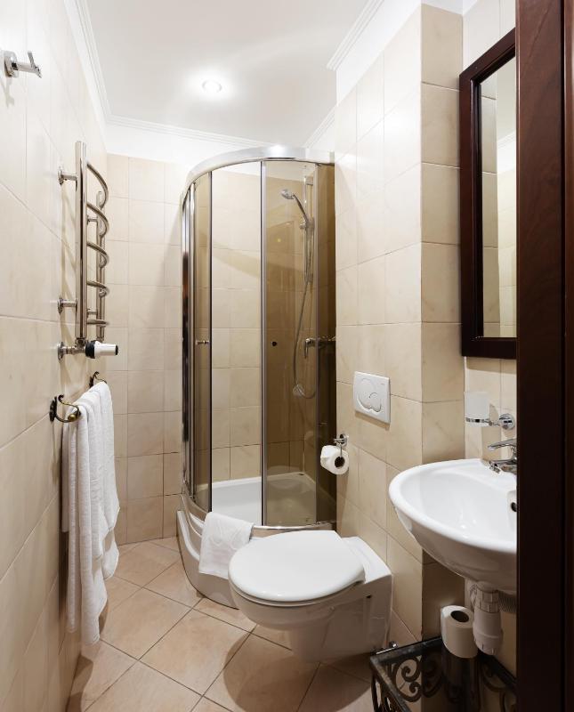 Single Room with Shower image 3