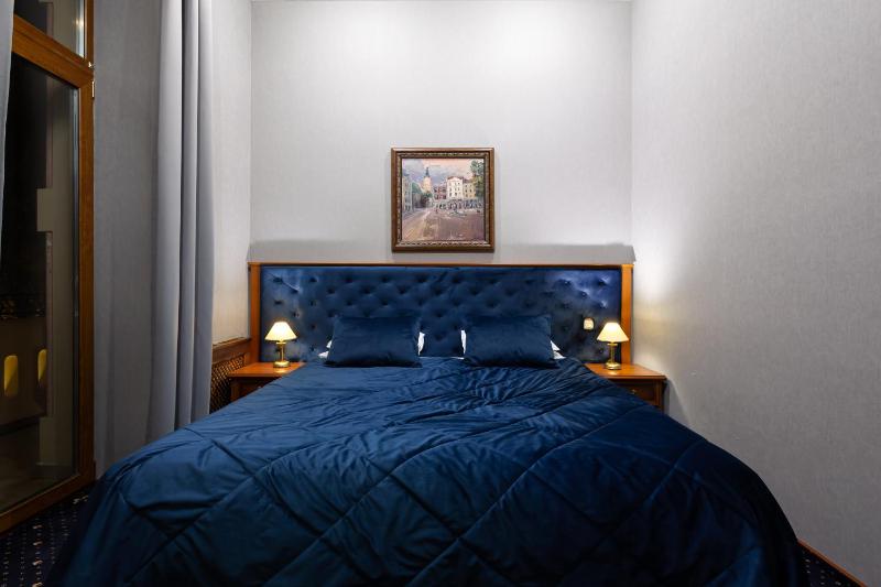 Superior Suite with Balcony image 1