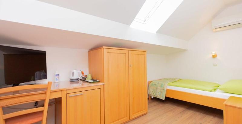 Single Room image 1