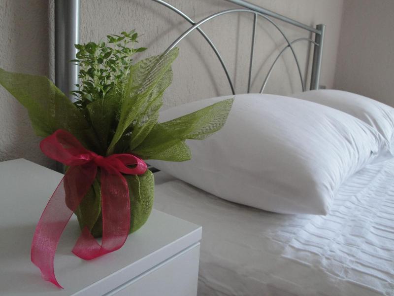 Classic Double Room with Sea View image 4