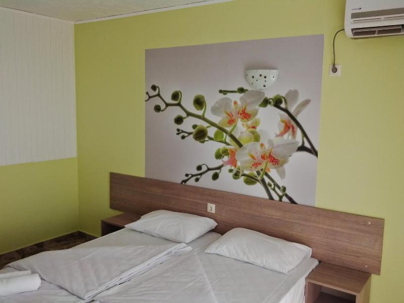 Twin Room with Balcony image 1