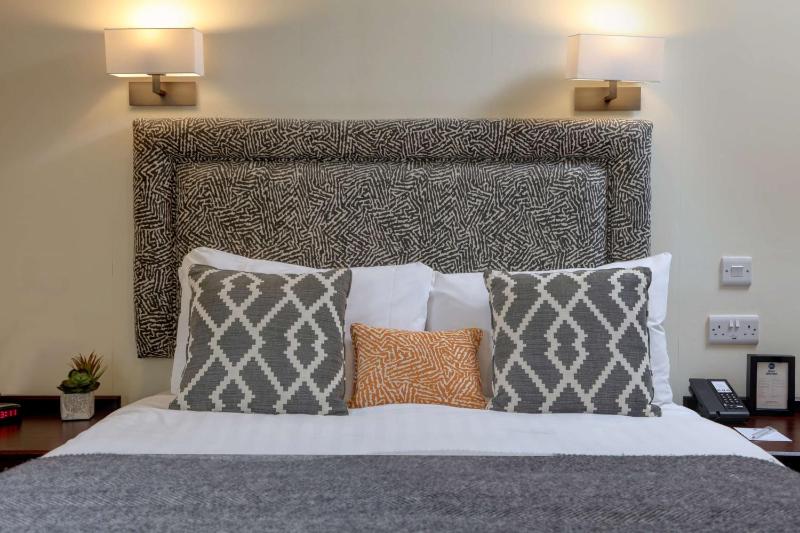 Standard Double Room image 3