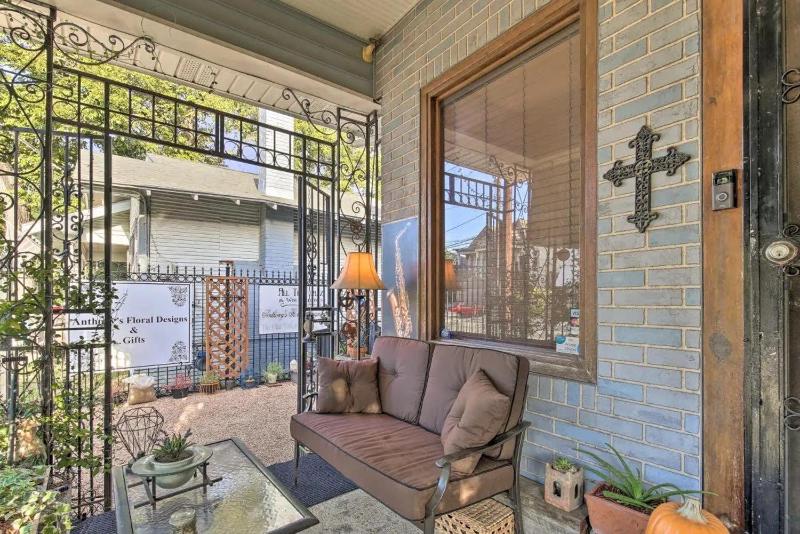 La Villa By The Riverwalk - image 31