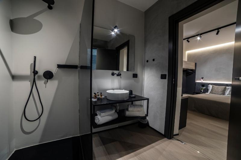 Corso 84 Luxury Suites - image 35