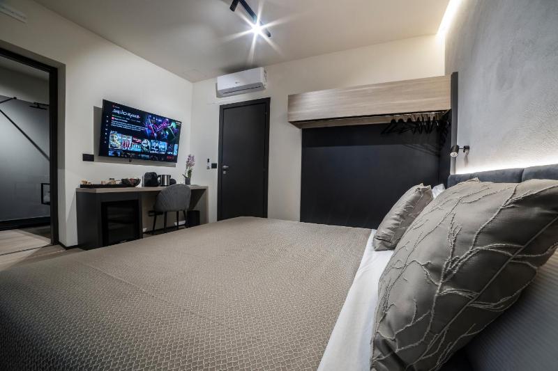 Corso 84 Luxury Suites - image 37