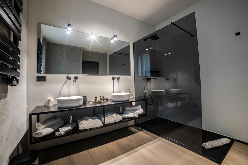 Corso 84 Luxury Suites - image 36