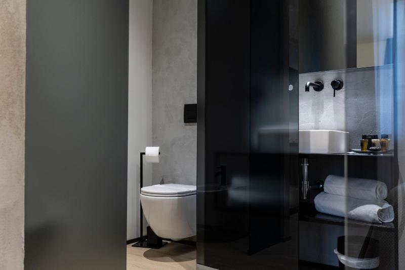Corso 84 Luxury Suites - image 44