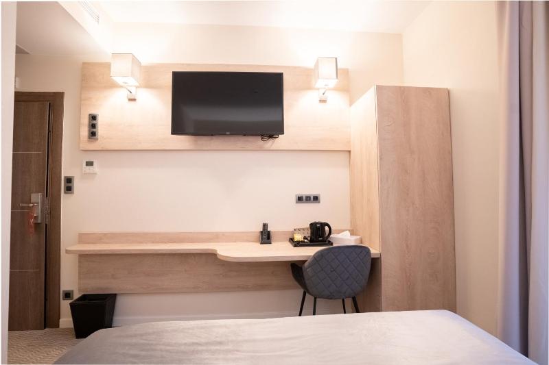 Standard Double Room image 4
